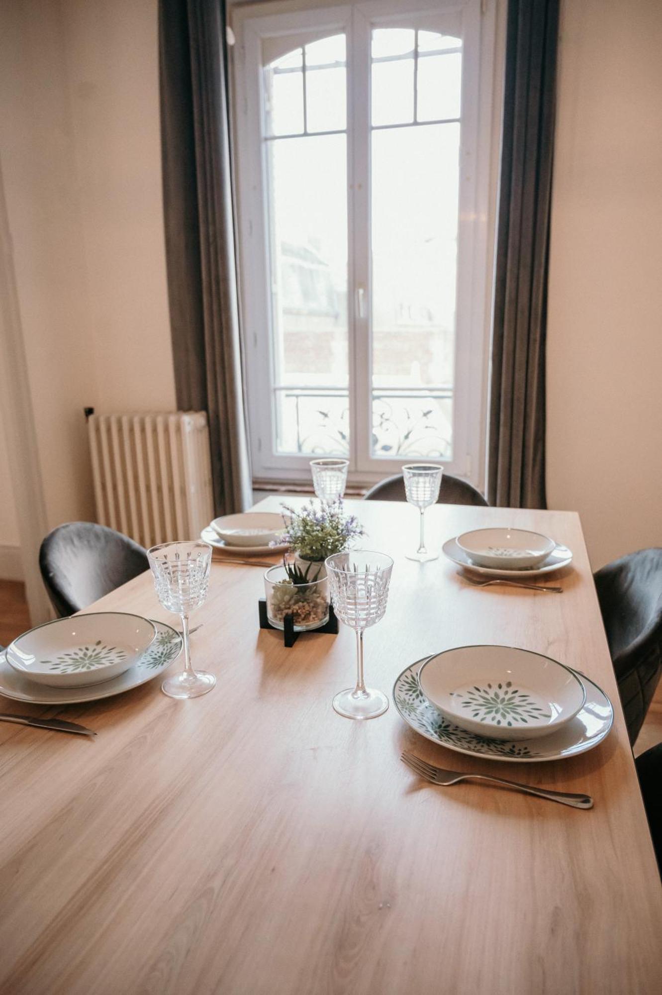 Appartement D'Alexandre Hyper Centre-Ville Charleville-Mézières Екстериор снимка