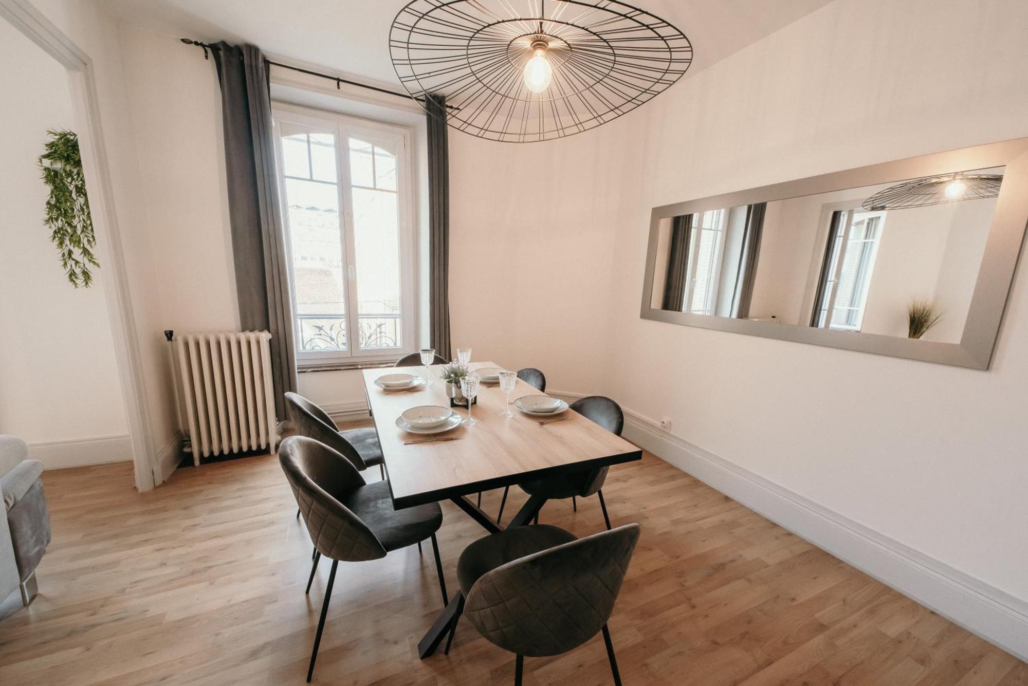 Appartement D'Alexandre Hyper Centre-Ville Charleville-Mézières Екстериор снимка